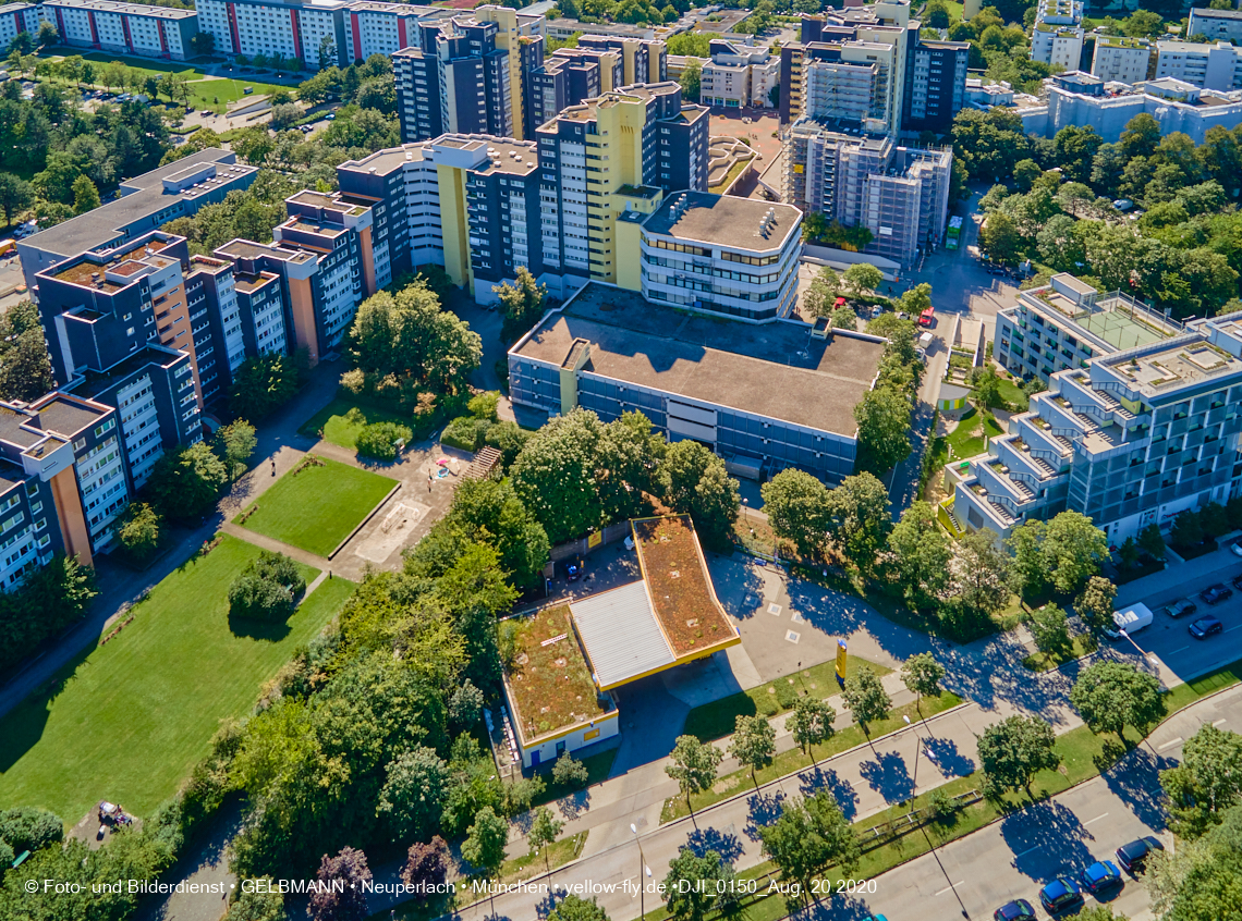 20.08.2020 - Marx-Zentrum - Wohnanlage KMR 52-62 und Studentenwohnheim in Neuperlach
